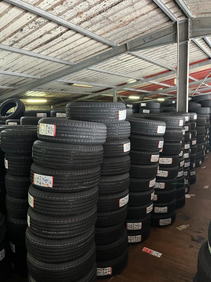 En Guadeloupe, nous montons les pneus de votre véhicule de A à Z.